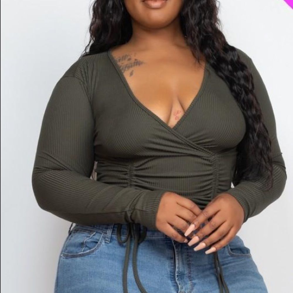 🔥Plus Size Shirred Crop Top